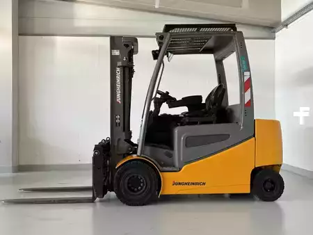 Elektro čtyřkolový VZV 2017  Jungheinrich EFG 425 (2)