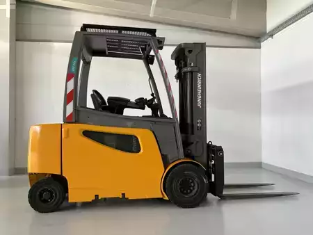 Elektro čtyřkolový VZV 2017  Jungheinrich EFG 425 (5)