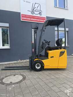 Elektro 3 Rad 2004  Jungheinrich EFG 110 k (1)