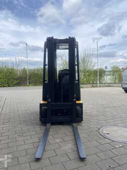 Elektro 3 Rad 2004  Jungheinrich EFG 110 k (2)