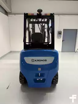 Elektryczne 4-kołowe 2023  Kronos ES4A-M High 30 (7)