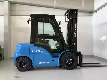 Sähkö - 4 pyör 2026  Kronos ES4A-M Pro 38 (3)