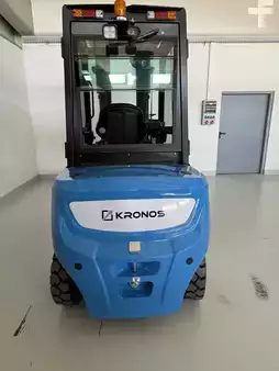 Sähkö - 4 pyör 2026  Kronos ES4A-M Pro 38 (5)