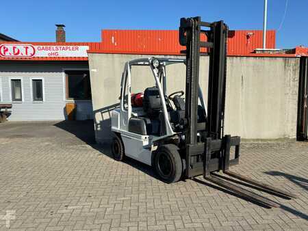 Treibgasstapler 2014 Unicarriers UG1D2A30LQ (1)