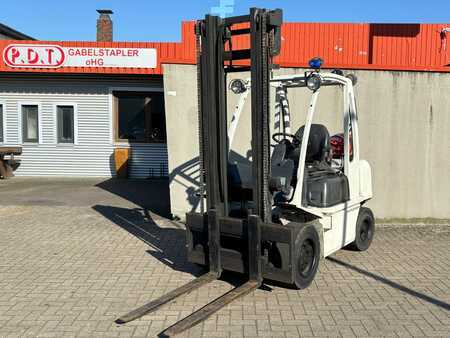 Treibgasstapler 2014 Unicarriers UG1D2A30LQ (3)