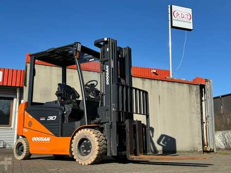 Elektro 4 Rad 2022 Doosan B30NS (2)