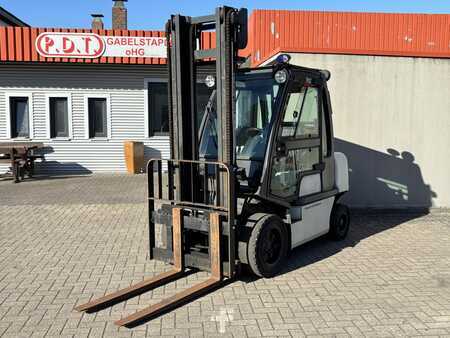 Treibgasstapler 2009 Nissan UG1D2A30LQ (3)