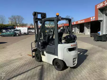 LPG Forklifts 2005  Nissan PD01A18PQ (2)