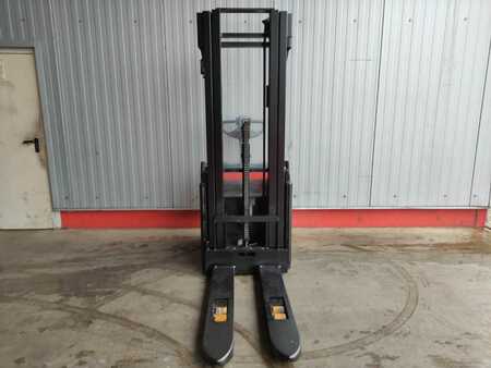 Pallet Stackers 2015  BT SWE160L (3)