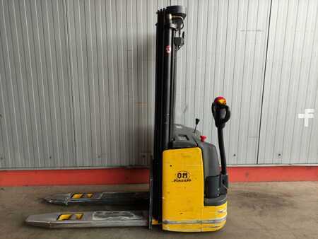 Stacker pedestre 2004  OM CL10.50 (1)