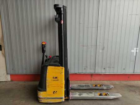 Stacker pedestre 2004  OM CL10.50 (2)