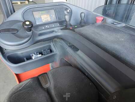 Reach Trucks 2015  Linde R16N-01-112 (5)