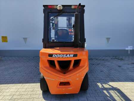 Empilhador diesel 2019  Doosan D30 GP (4)