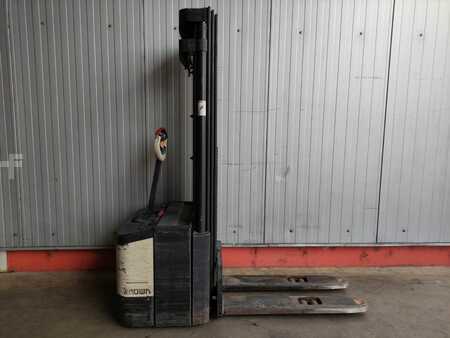 Stacker pedestre 2006  Crown WE 2300-1.6 TT (2)