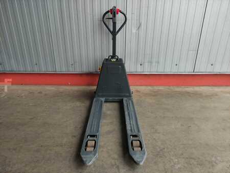 Nízkozdvižný vozík 2025  Linde MT15C (3)