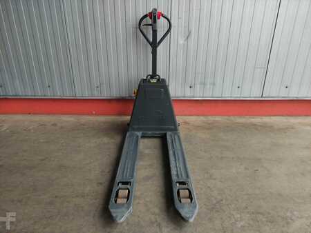 Nízkozdvižný vozík 2025  Linde MT15C (3)