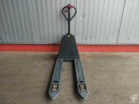 Nízkozdvižný vozík 2025  Linde MT15C (3)