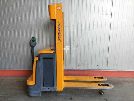 Stoccatori 2013  Jungheinrich EJC 216Z (2)