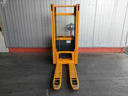 Stoccatori 2013  Jungheinrich EJC 216Z (3)