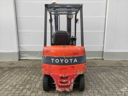 Sähkö - 4 pyör 2008  Toyota 7FBMF20 (4)