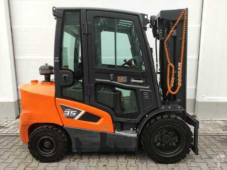Dízel targoncák 2023  Doosan D35C-9 (2)