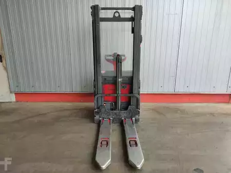 Stapelaars 2009  Linde L14-372 (3)