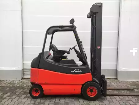 4-wiel elektrische heftrucks 2011  Linde E30-03/600-336 (2)