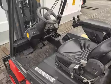 4-wiel elektrische heftrucks 2011  Linde E30-03/600-336 (5)