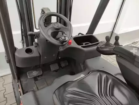 4-wiel elektrische heftrucks 2013  Linde E16P-01-386 (5)