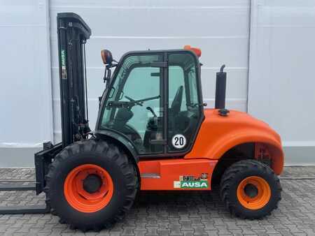 Geländestapler 2020  Ausa C350HX4 (1)