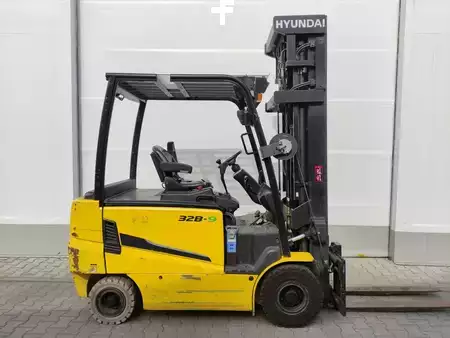 El Truck - 4-hjul 2016  Hyundai 32B-9 (2)