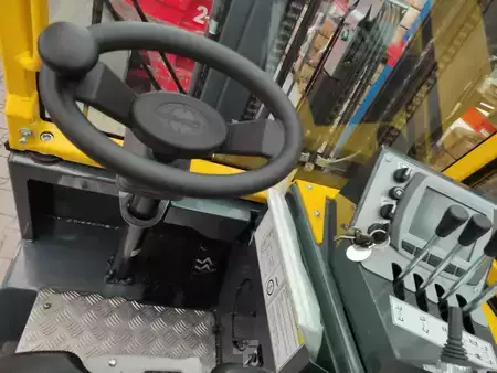 Fireveistruck 2023  Combilift CBE4000 (5)