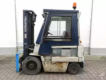 4-wiel elektrische heftrucks 1989  Komatsu FB25/3 (1)