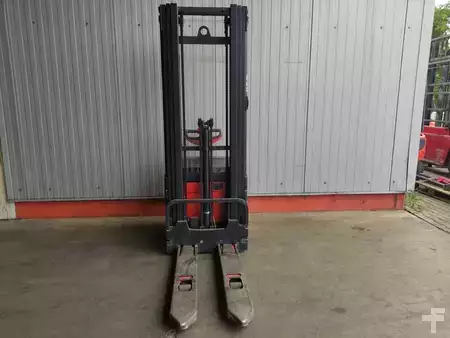 Apilador eléctrico 2013  Linde L14 - 372 (3)