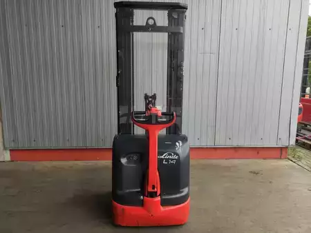 Apilador eléctrico 2013  Linde L14 - 372 (4)