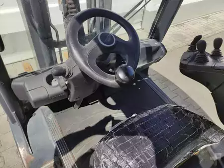 Carretilla elevadora GLP 2019  Linde H25T - 02/392 EVO (5)
