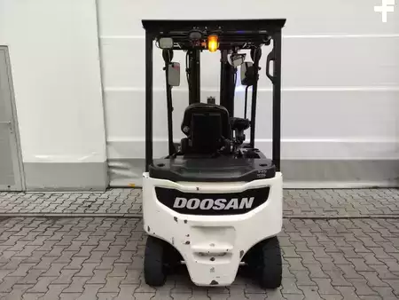 Chariots électriques à 4 roues 2022  Doosan B20X-7 Plus (4)