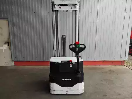 Apilador eléctrico 2017  Doosan LEDS 20 (4)