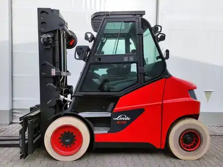 Chariots électriques à 4 roues 2023  Linde E70-01/1279 (1)