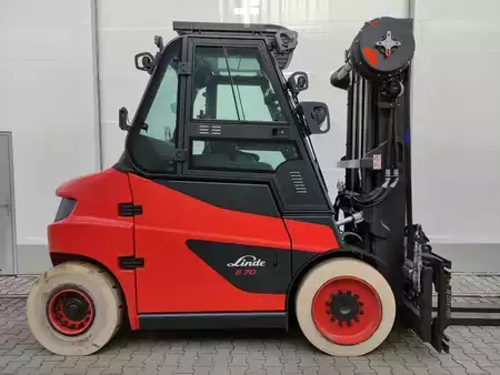 Chariots électriques à 4 roues 2023  Linde E70-01/1279 (2)