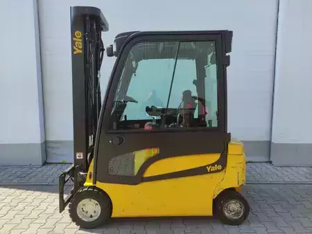 Elektromos 4 kerekű 2017  Yale ERP20VF LWB E2380 (1)