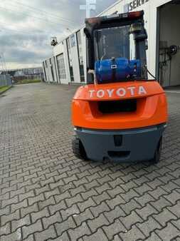 Andet 2013  Toyota 02-7FGA50 (3)