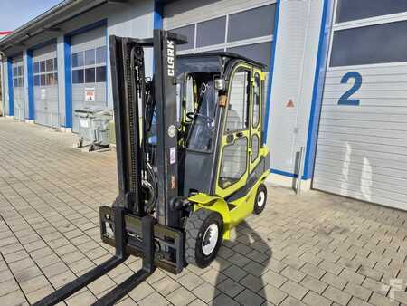 Dieselový VZV 2016  Clark GTS25D (2)