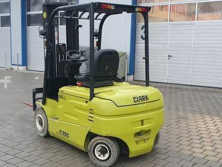 Elektro 4 Rad 2013 Clark GEX25 (1)