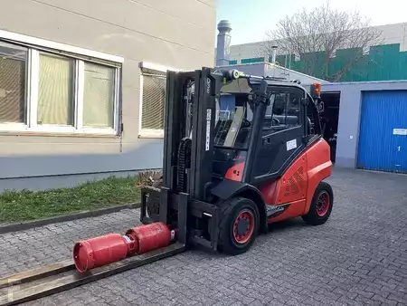 Gázüzemű targoncák 2016  Linde H50T-02 (8)