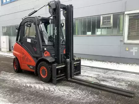 Carretilla elevadora diésel 2012  Linde H40D-01 (2)