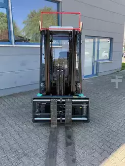 Elektro 4 Rad 2019  Mitsubishi FB30CN (6)