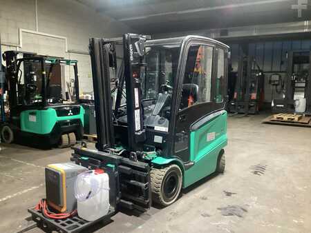 Elektro 4 Rad 2018  Mitsubishi FB25CN (9)