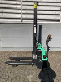 Stacker pedestre 2025  Mitsubishi SBP12QLMI (8)