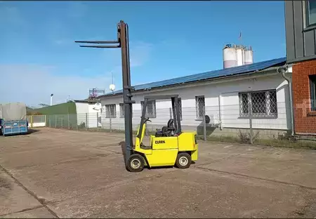 Diesel gaffeltruck 1990  Clark DPM20 (2)